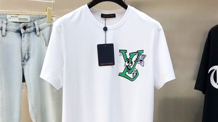 Louis Vuitton - white tshirt XL, $ 35